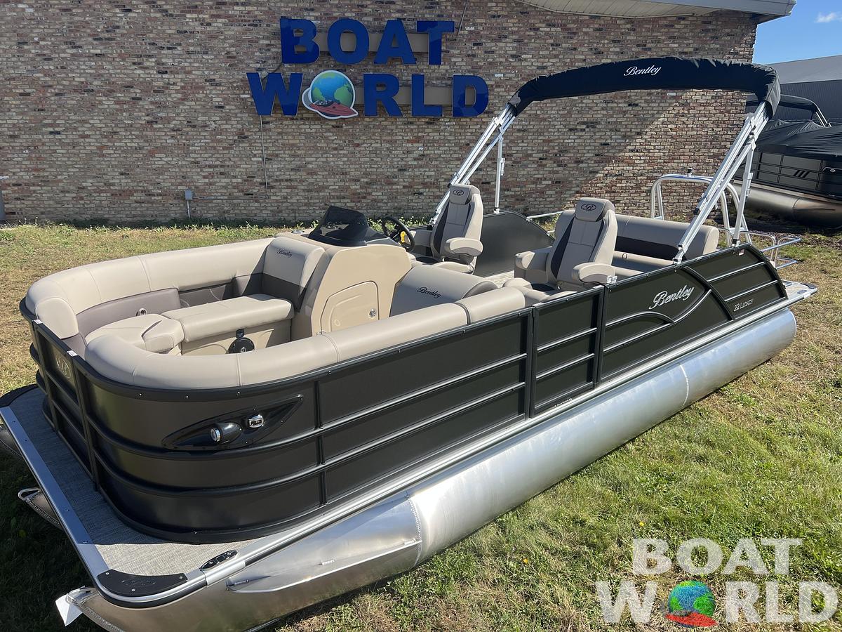 2026 Bentley Pontoons Legacy 223 Swingback Tritoon & Honda 4-Stroke EFI