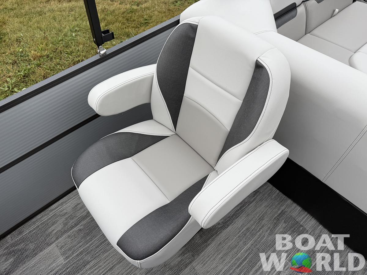 2025 Montego Bay 8522 Fish & Cruise Tritoon & Honda 150HP 4-Stroke EFI