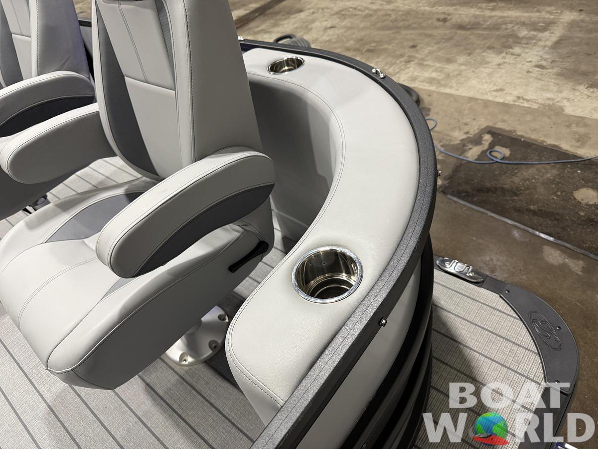 Used 2026 Bentley Pontoons Legacy 223 DL Quad Lounge Tritoon & 250HP