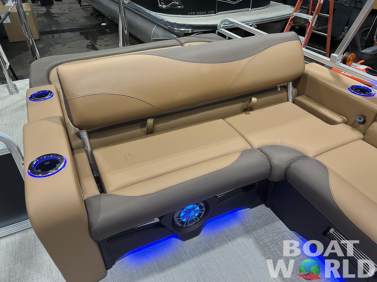 2026 Tahoe Pontoons LTZ 2385 Swingback (VRB) Windshield Tritoon