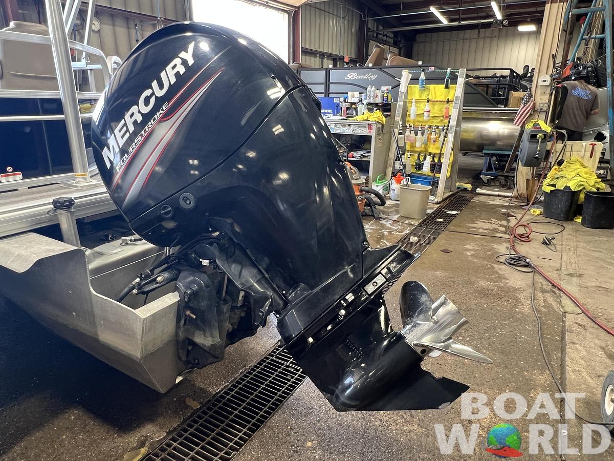 Used 2016 Sun Tracker Party Barge 22 DLX XP3 Tritoon & 150HP Mercury 4Stroke