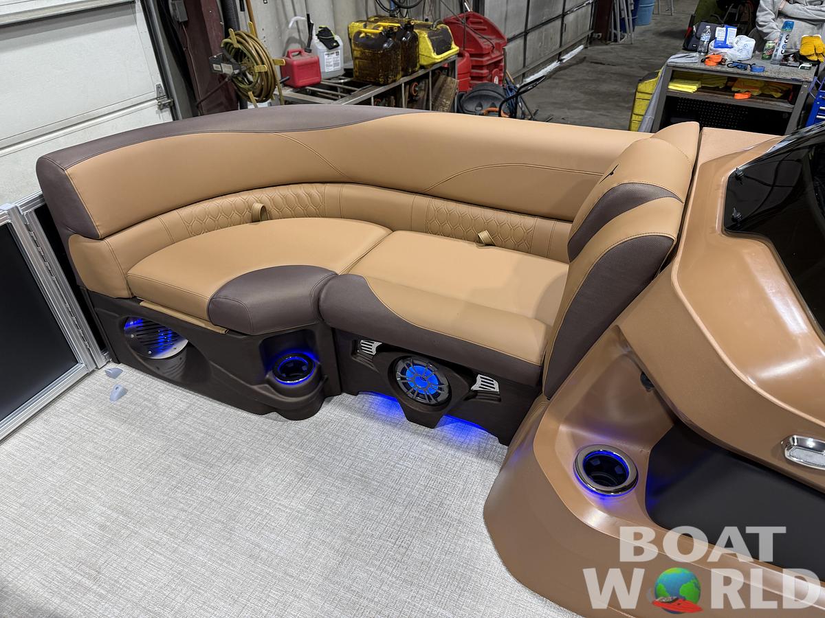 2026 Tahoe Pontoons LTZ 2385 Quad Lounge Shift SS Tritoon 