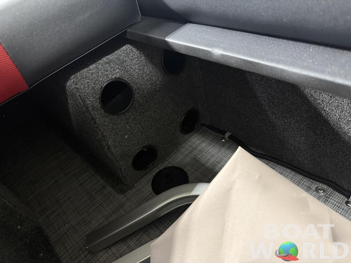 2024 Princecraft Ventura 224 Deckboat 