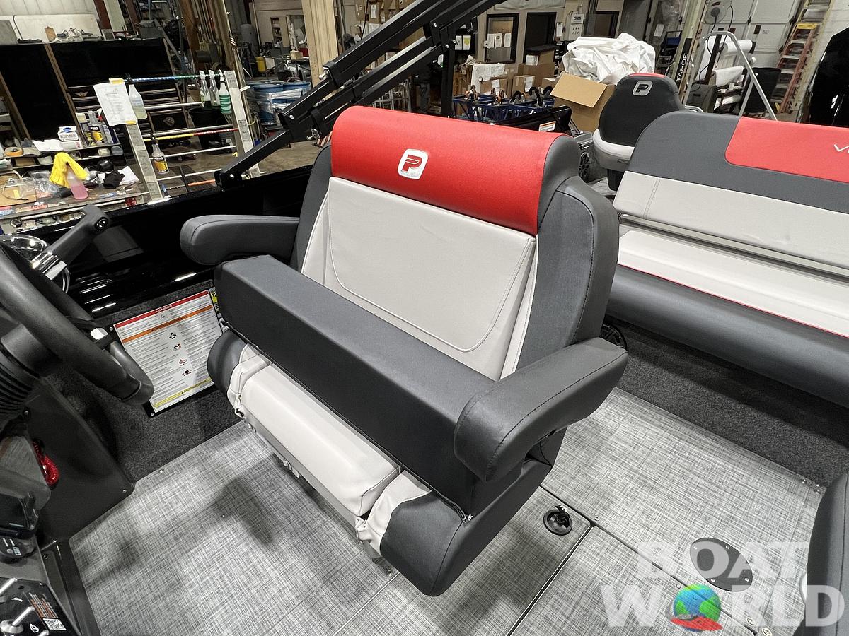 2026 Princecraft Ventura 230 WRL Swingback Deckboat