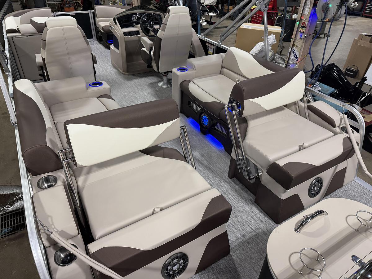 2025 Tahoe Pontoons LTZ 2385 Quad Lounge Shift SS Tritoon & Honda 4-Stroke EFI