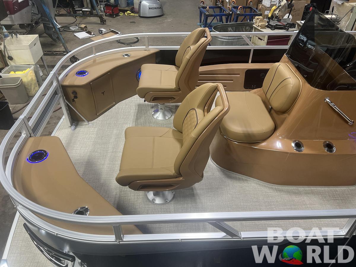2026 Tahoe Pontoons Sport 2385 Center Console Fish Tritoon