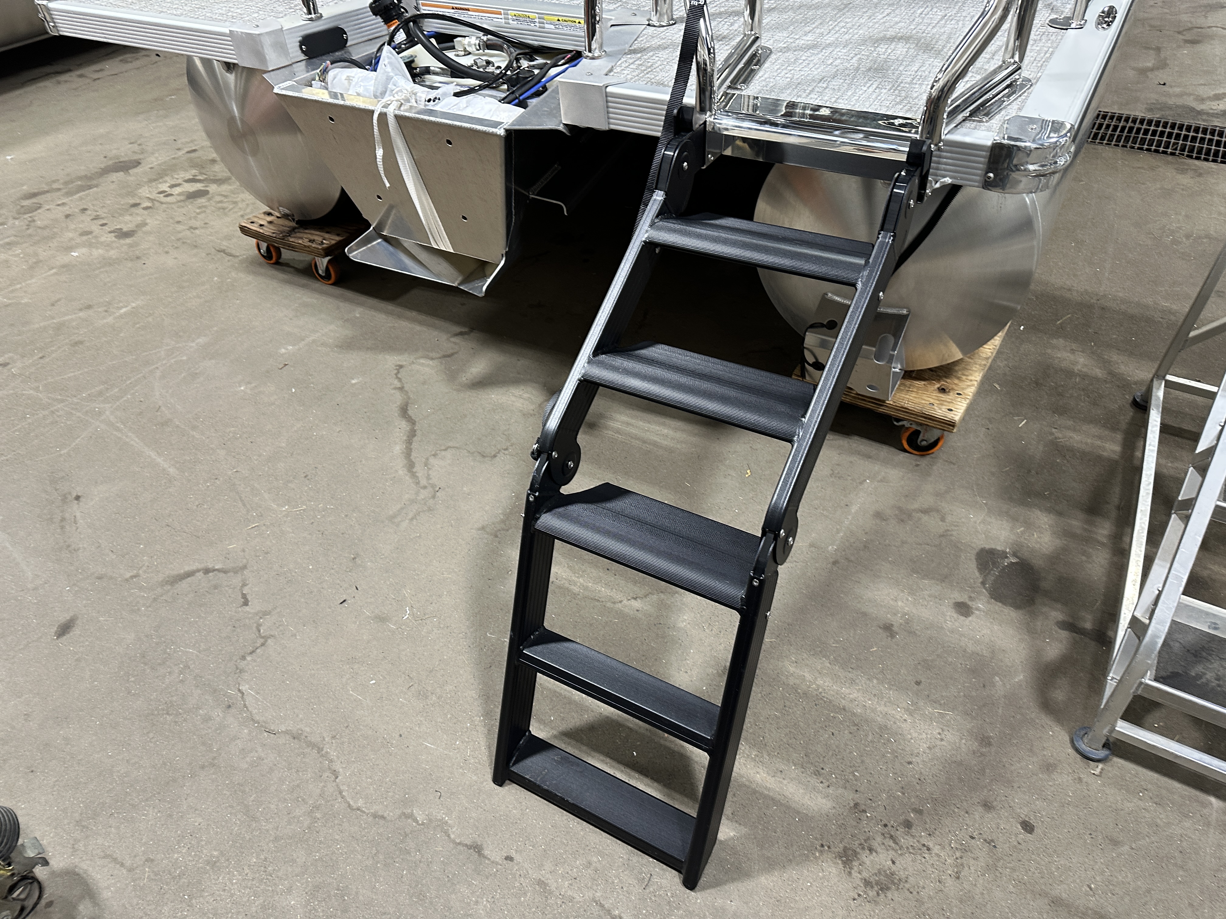 2025 Tahoe Pontoons Cascade 2385 Cruise Rear Bench (CRB) & Honda 4-Stroke EFI