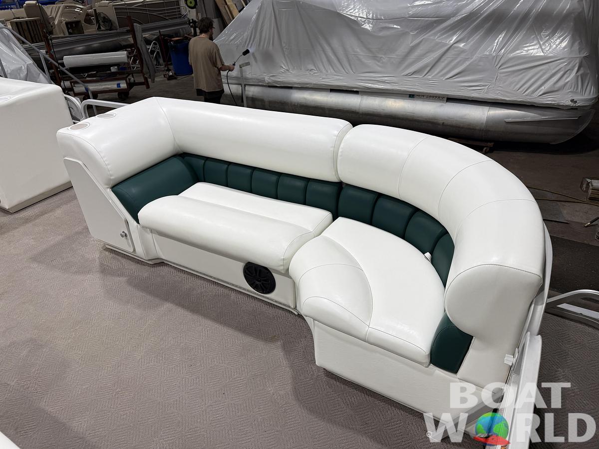 Used 2001 Manitou Legacy 240 & 2017 Mercury 4Stroke EFI $12,995