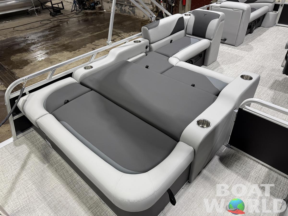 2026 Tahoe Sport VRB 2385 Swingback & 4-Stroke $34995