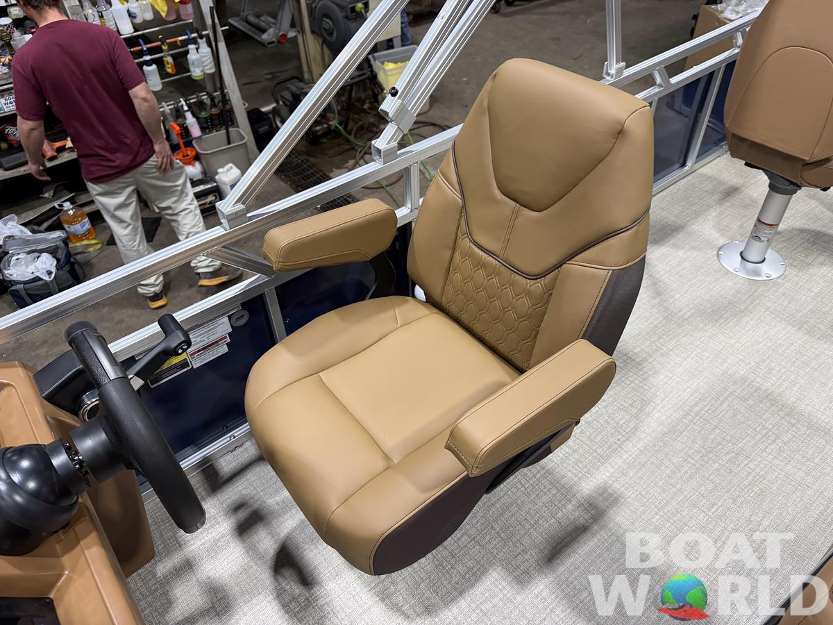 2026 Tahoe Sport 2385 Rear Fish Tritoon $46995