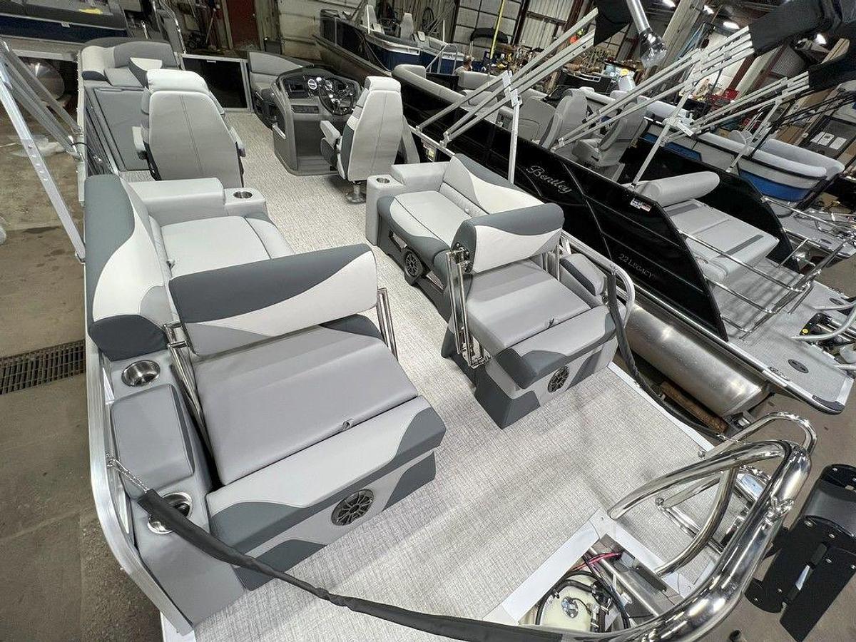 2025 Tahoe Pontoons LTZ 2385 Quad Lounge Shift SS & Honda 4-Stroke EFI