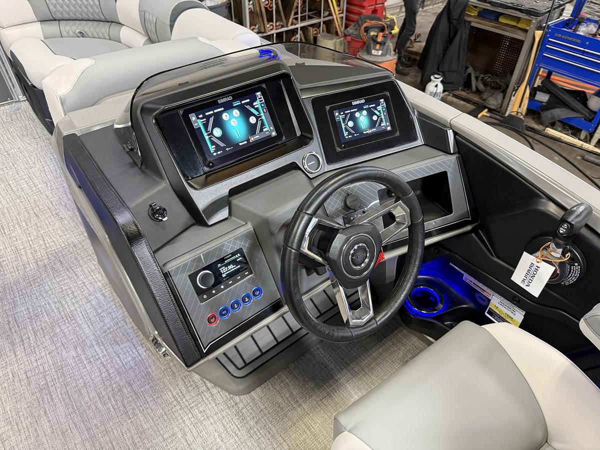 2025 Tahoe Pontoons Cascade 2385 Quad Lounge Tritoon & 225HP 4-Stroke