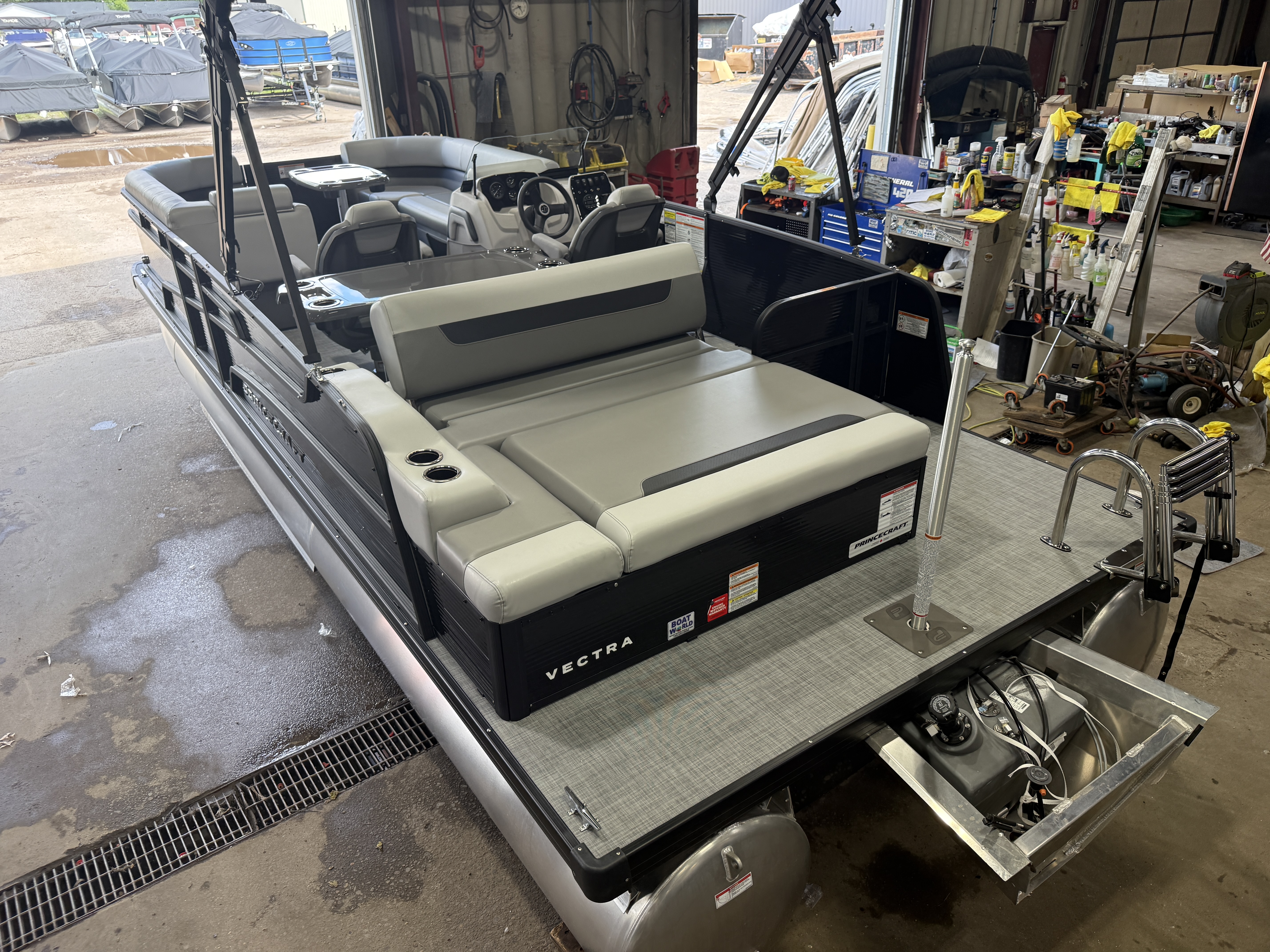 2026 Princecraft Vectra 23 RL SS Swingback Tritoon $43995