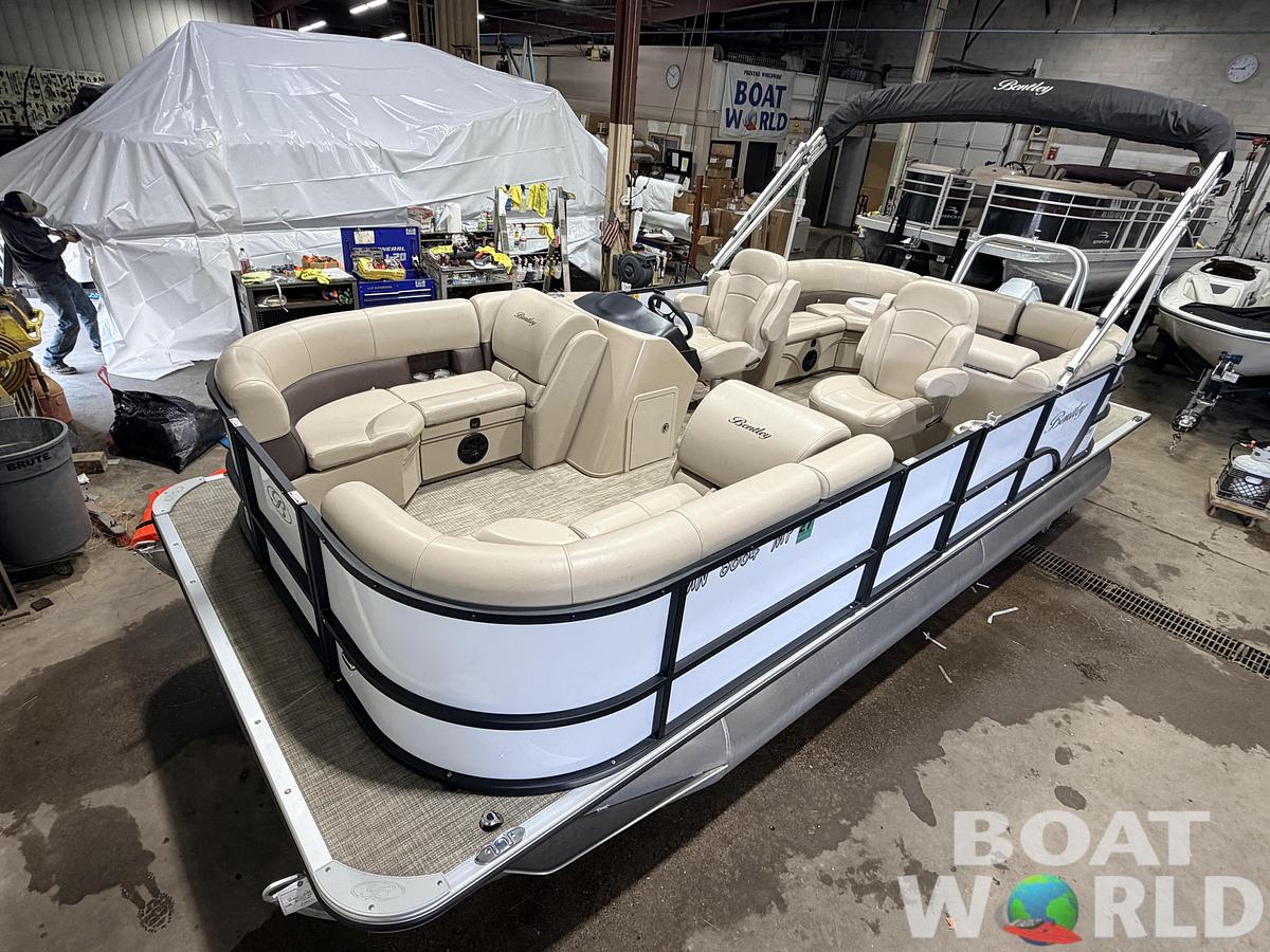 Used 2022 Bentley Pontoons Legacy 200 Navigator Quad Lounge & 100HP Honda 4Stroke -$34,995
