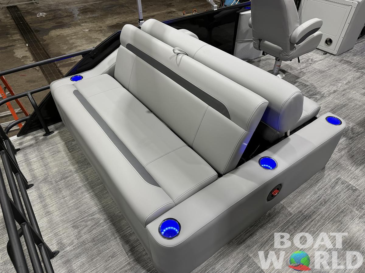 2026 Bentley Pontoons Legacy 220 Swingback