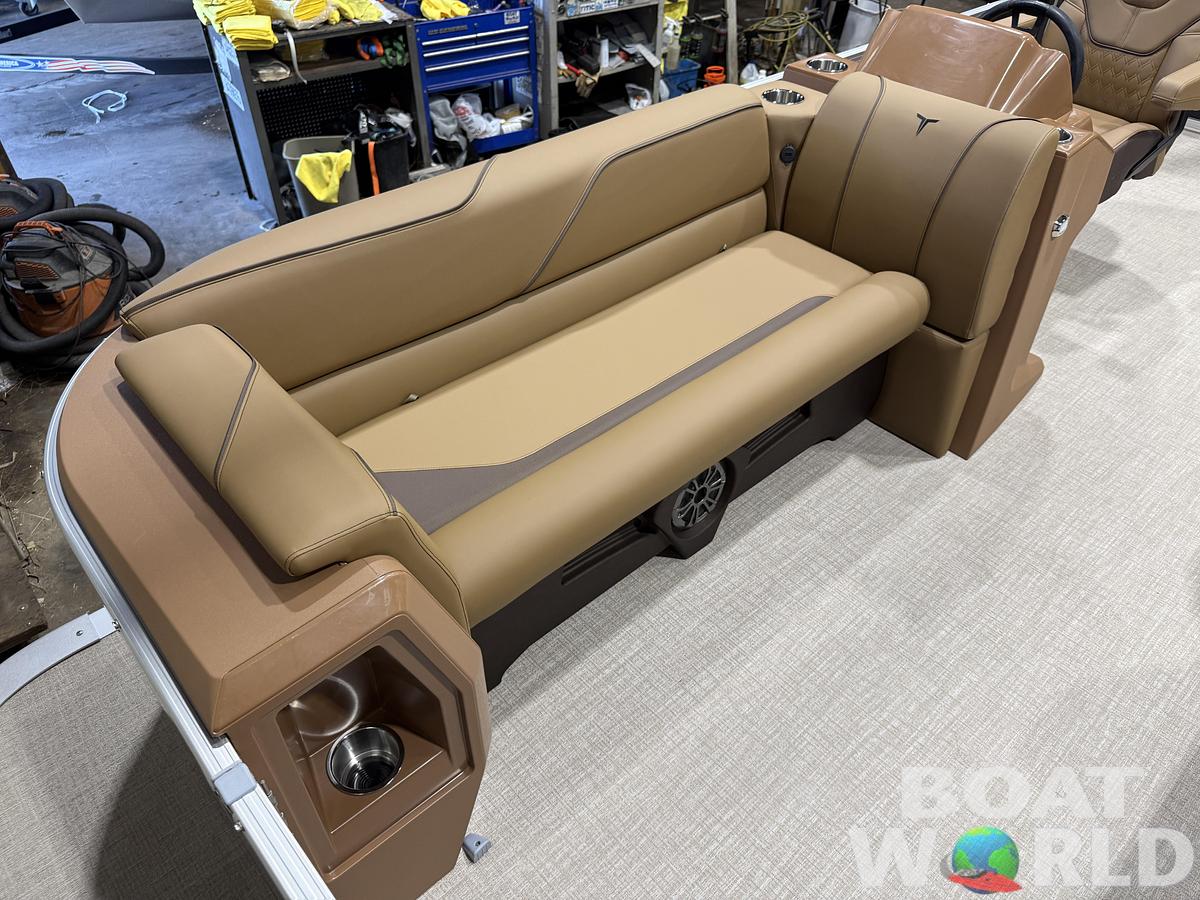 2027 Tahoe Sport VRB SE 2385 Swingback & 4-Stroke $35995