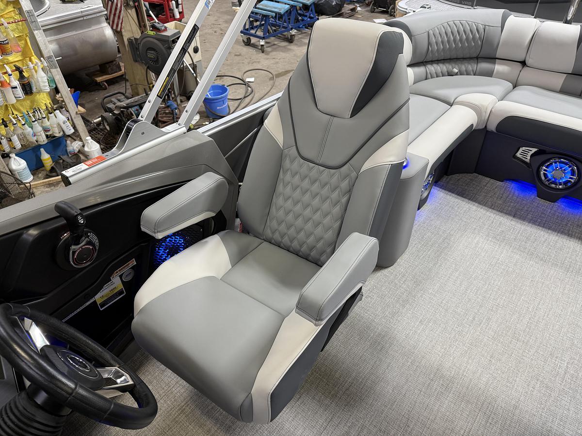 2025 Tahoe Pontoons Cascade 2385 Elite Tritoon & Honda 225HP 4-Stroke EFI