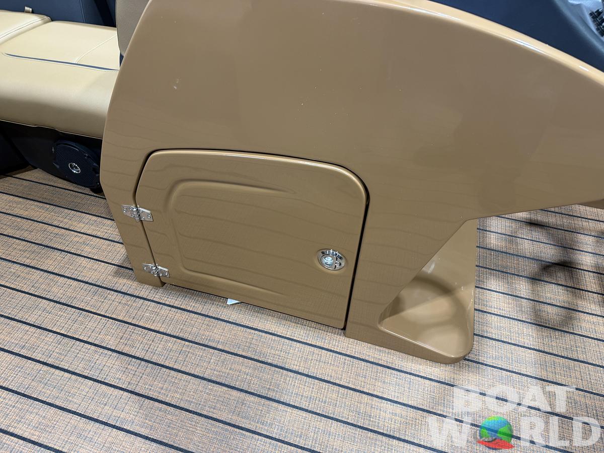 2026 Bentley Legacy 200 Navigator Quad Lounge $34995