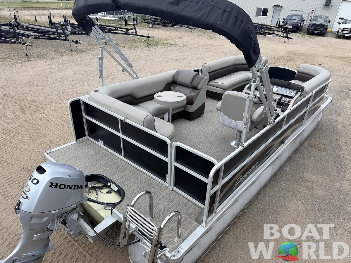 Used 2016 Premier 220 SunSpree & 50HP Honda 4Stroke -$24,995