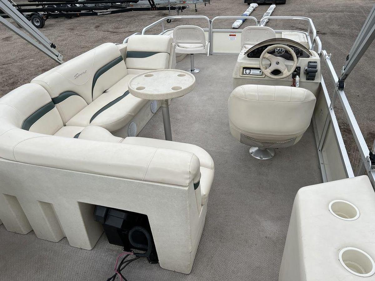 Used 2005 Bennington Sedona F21 Pontoon