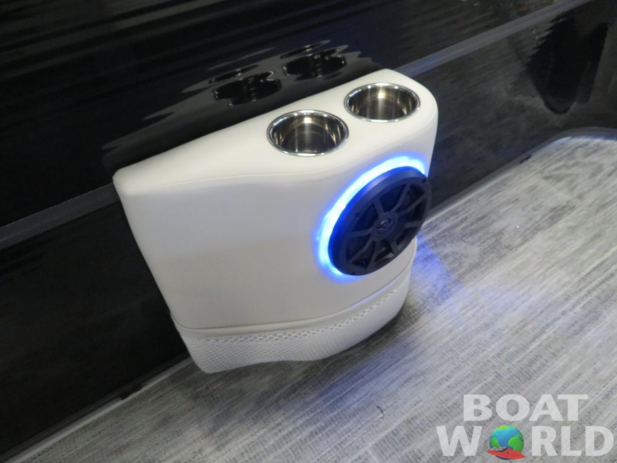 2024 Montego Bay 8524 Swingback Deluxe Pontoon & Honda 4-Stroke EFI