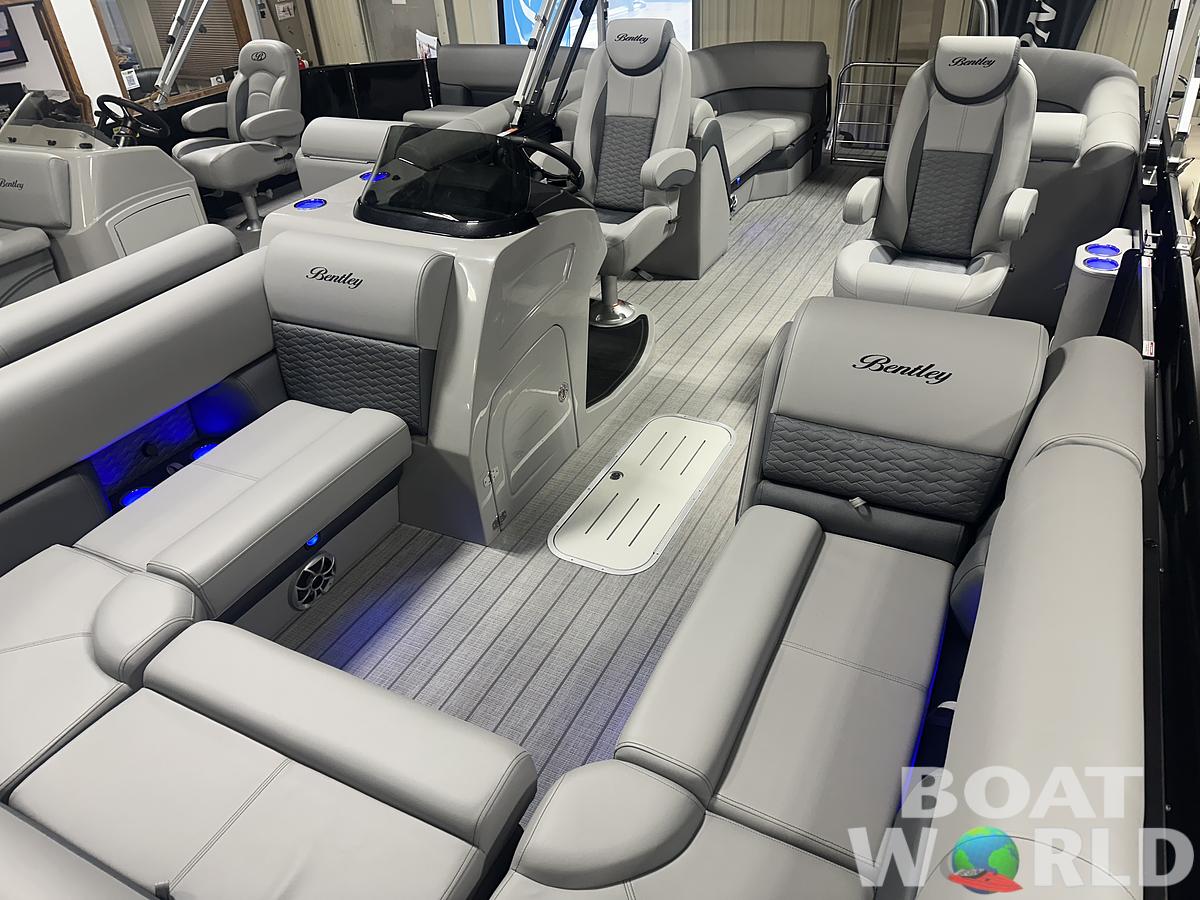 2025 Bentley Pontoons Elite 223 Admiral Quad Lounge Tritoon & Honda 4-Stroke EFI