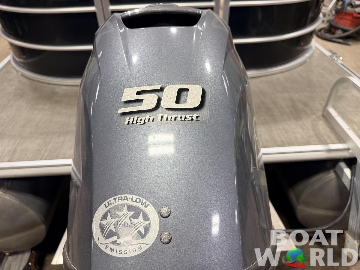 Used 2016 Sylvan Mirage 822 LZ & 50HP Yamaha 4Stroke - $21,995