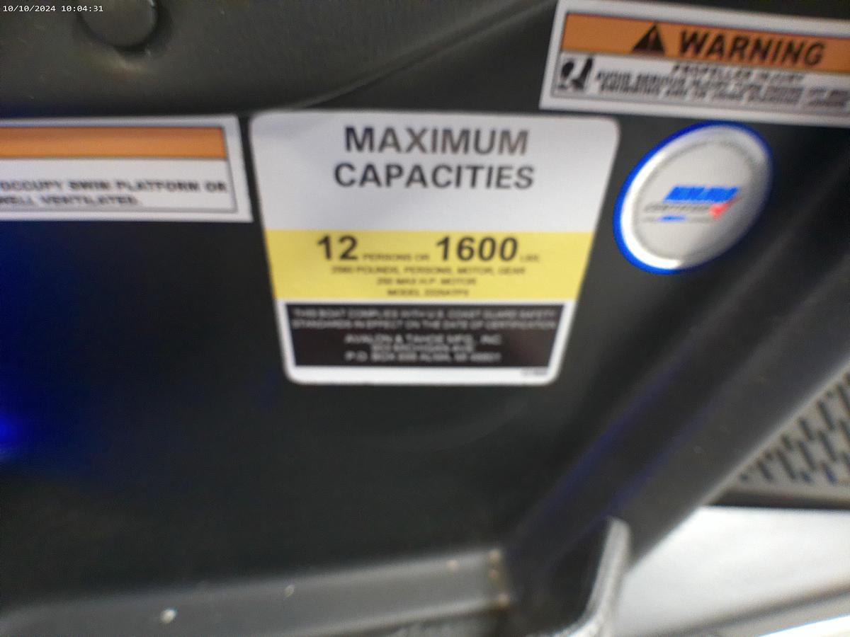 2025 Tahoe Pontoons Cascade 2385 Swingback Tritoon & 225HP 4-Stroke EFI