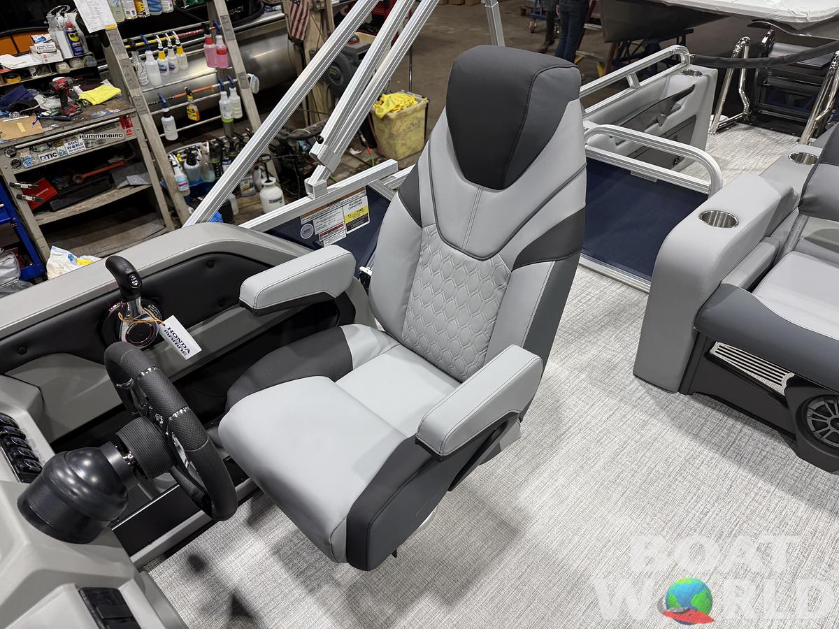 2026 Tahoe LTZ 2385 Swingback (VRB) Pontoon $38995