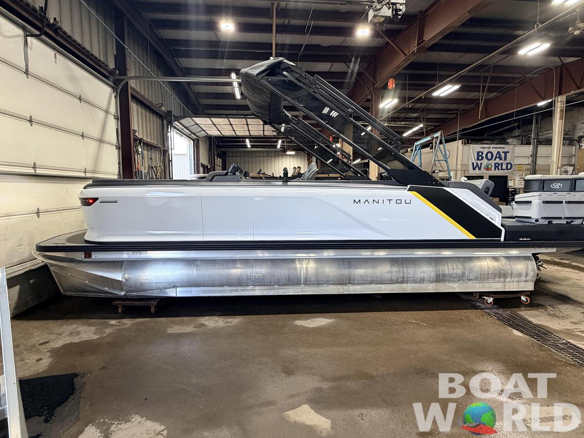 Used 2023 Manitou 220 Explore Tritoon & 150HP Rotax -$39,995