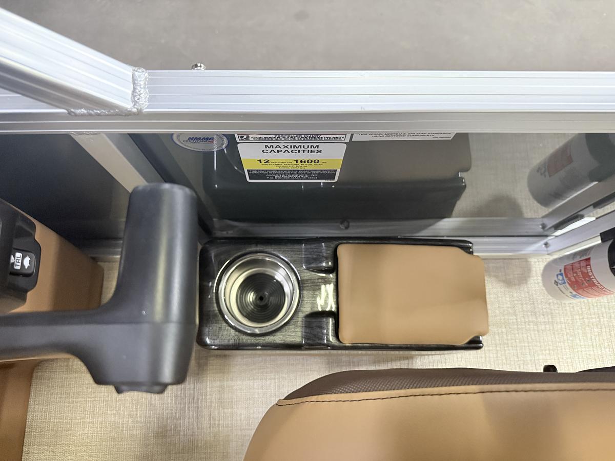 2026 Tahoe Pontoons Sport 2385 Swingback (VRB) & Honda 4-Stroke EFI