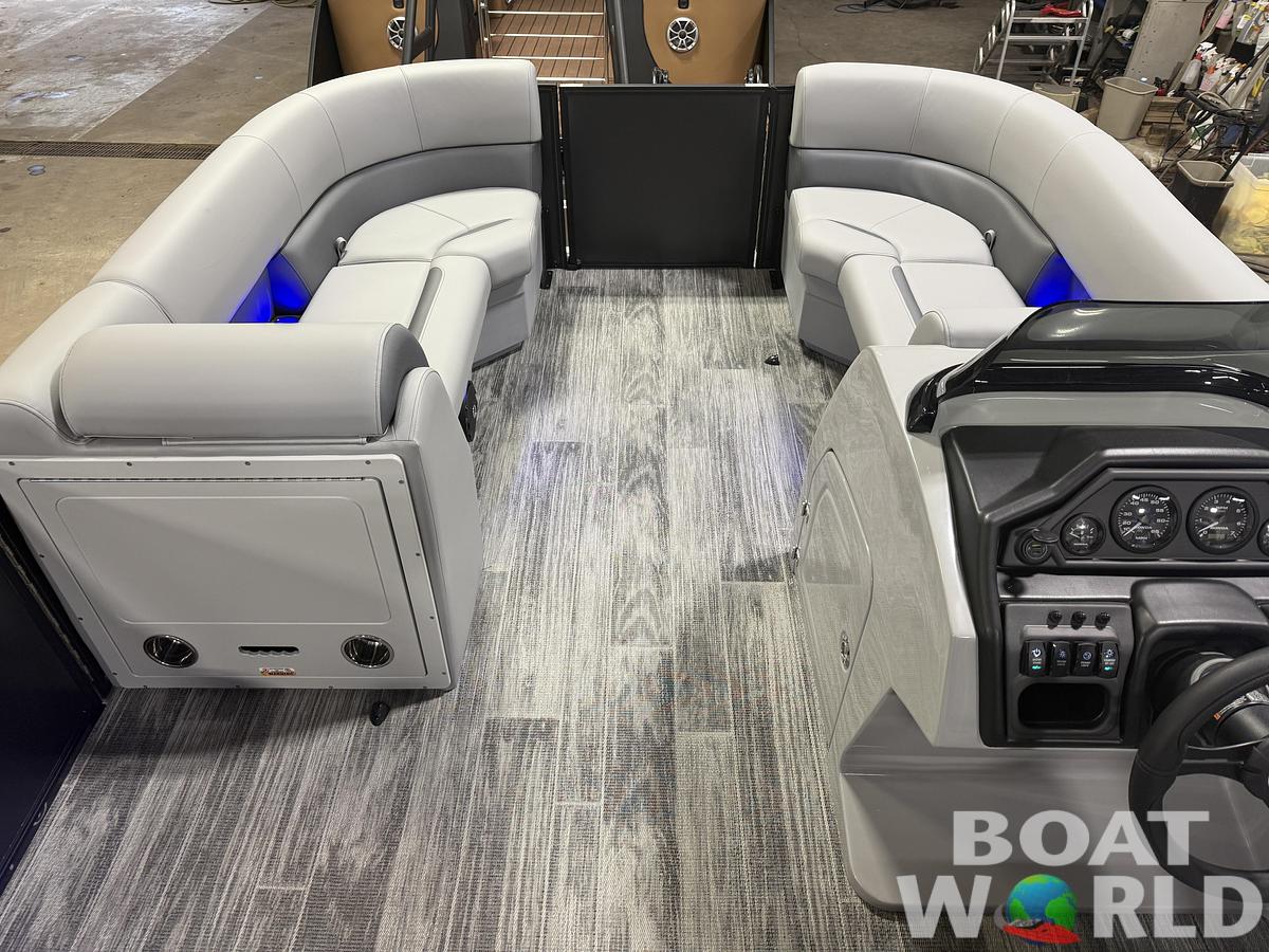 2026 Bentley Pontoons Legacy 220 Swingback & 4-Stroke EFI