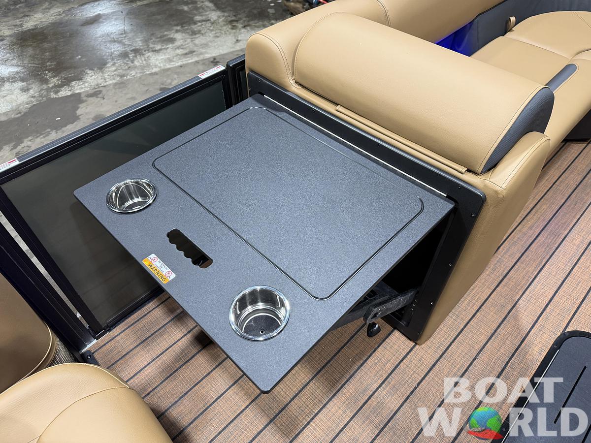 2026 Bentley Pontoons Legacy 223 QSB Swingback Tritoon 