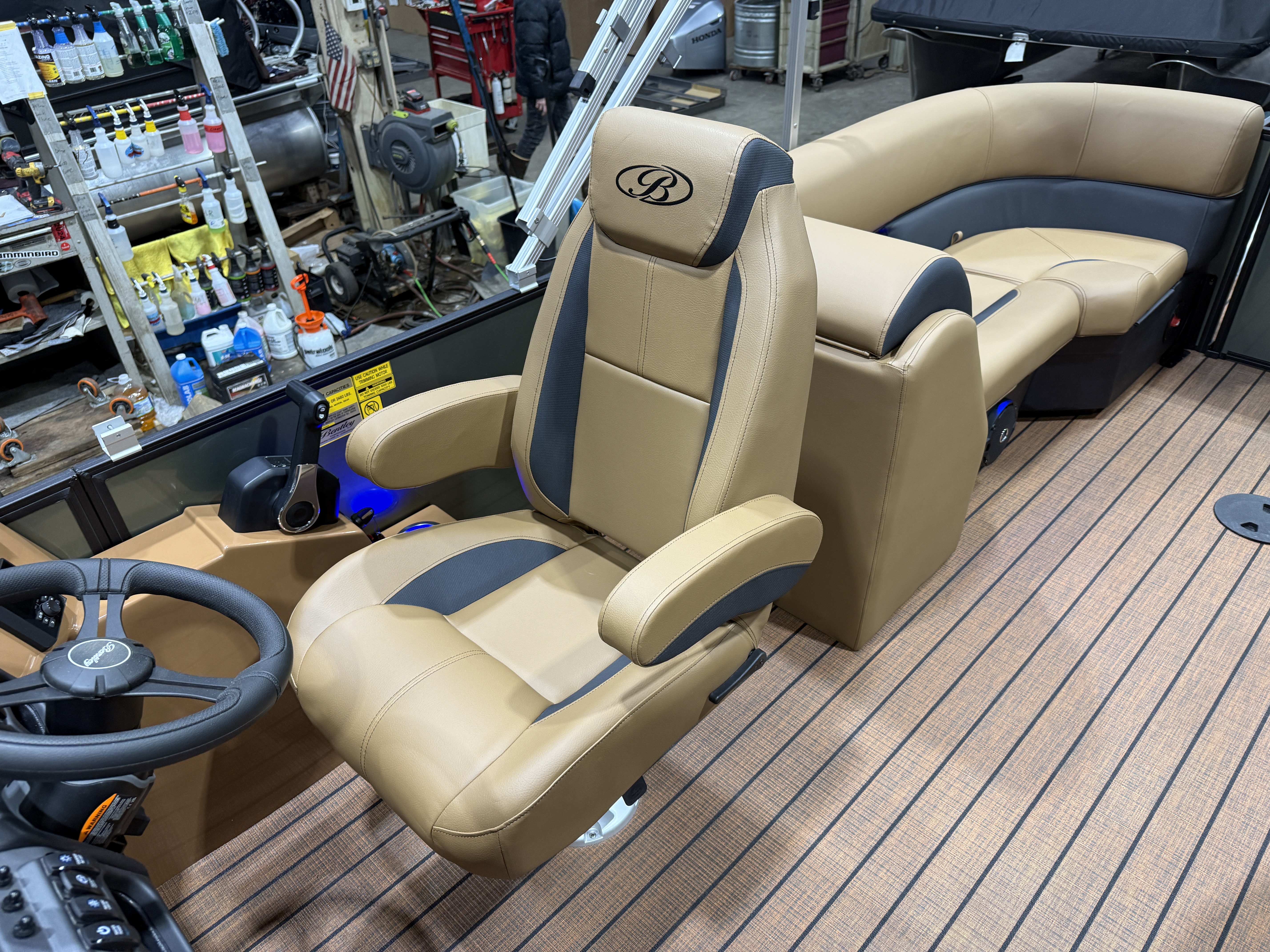 2026 Bentley Legacy 223 Navigator DL Quad Lounge Tritoon $51995