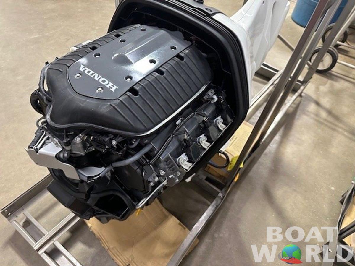 2025 Honda Marine 225HP 4-Stroke EFI Outboard 30"