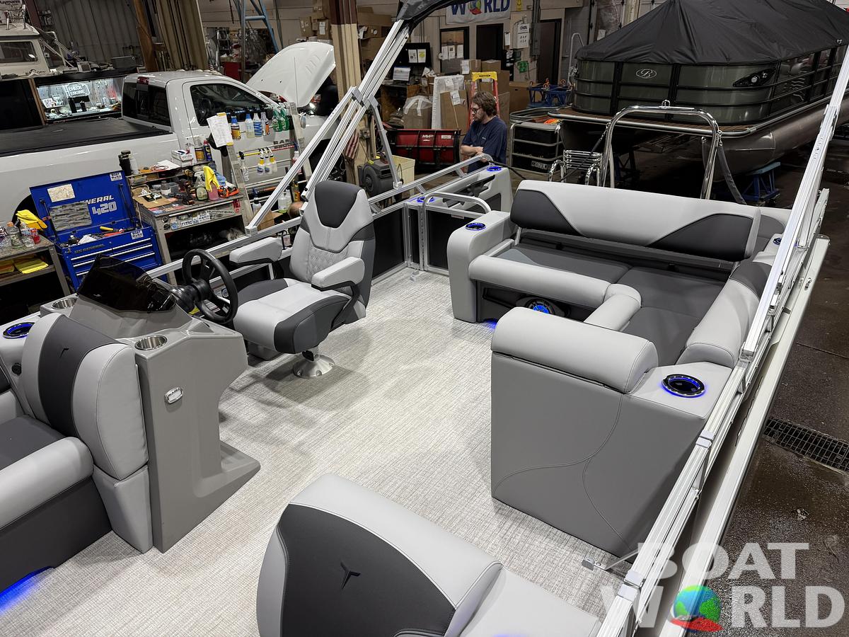 2026 Tahoe Pontoons Sport 2385 Swingback (VRB) Tritoon 