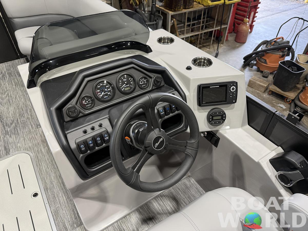 2027 Bentley Legacy 223 QSB Swingback Tritoon $55995