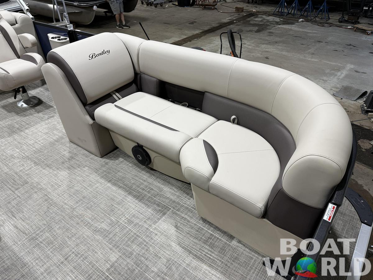 2026 Bentley Legacy 220 Navigator Quad Lounge Pontoon $36995