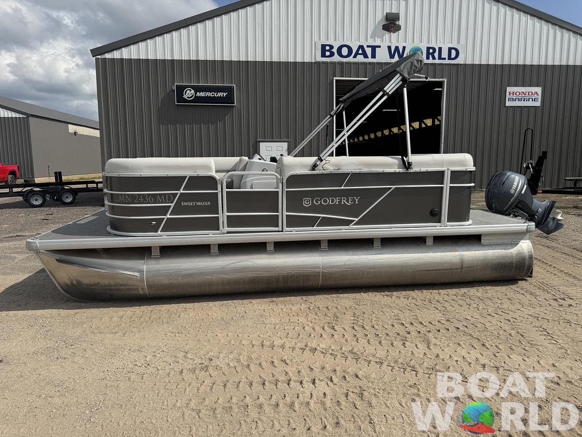 Used 2021 Sweetwater 1880 Pontoon