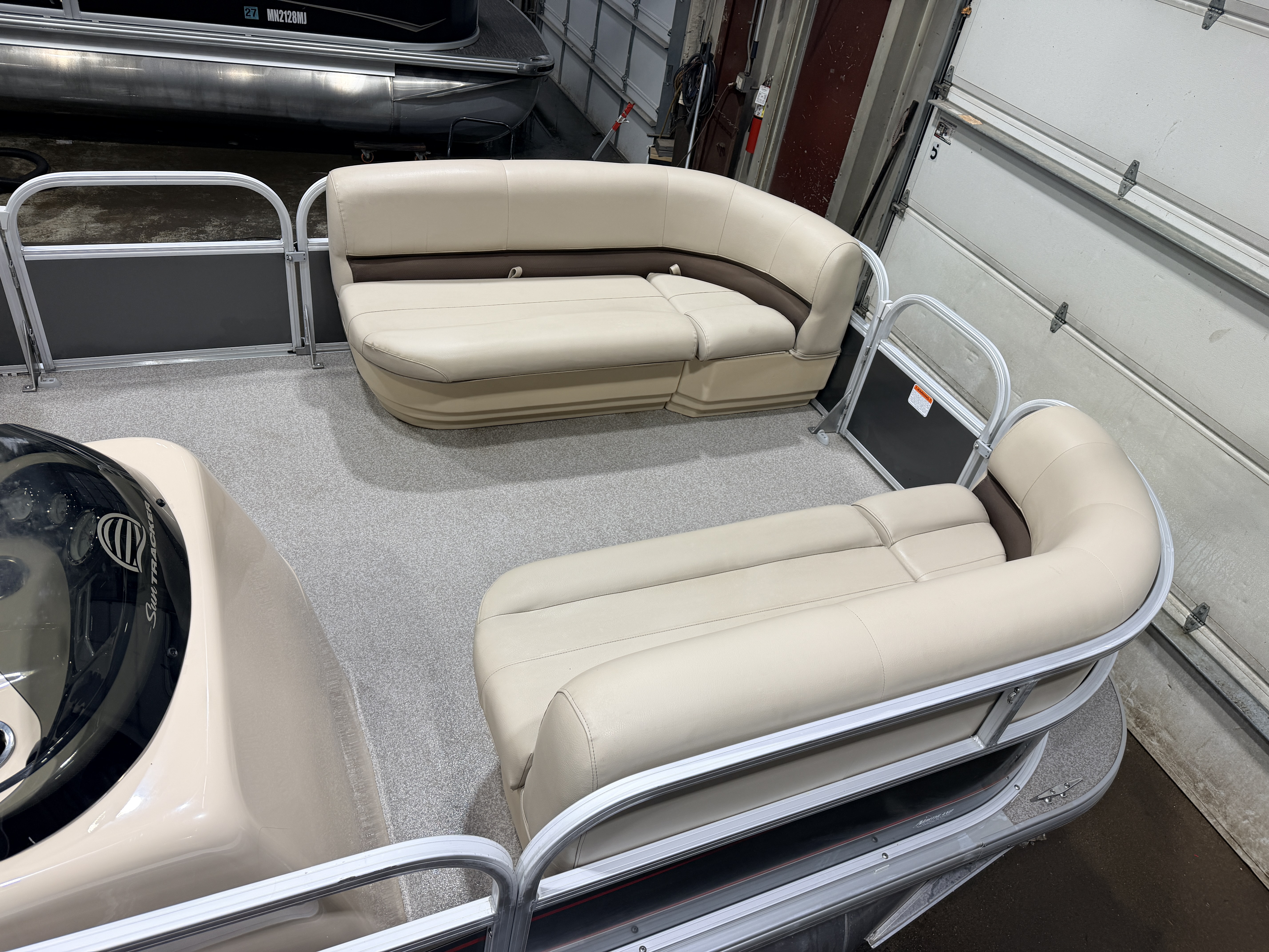 Used 2019 Sun Tracker Party Barge 18 DLX & 75HP Mercury 4Stroke -$21,995