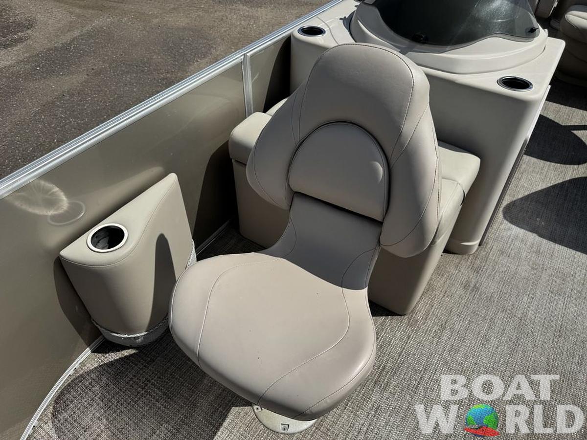 Used 2016 Sylvan 820 4-PT Pontoon