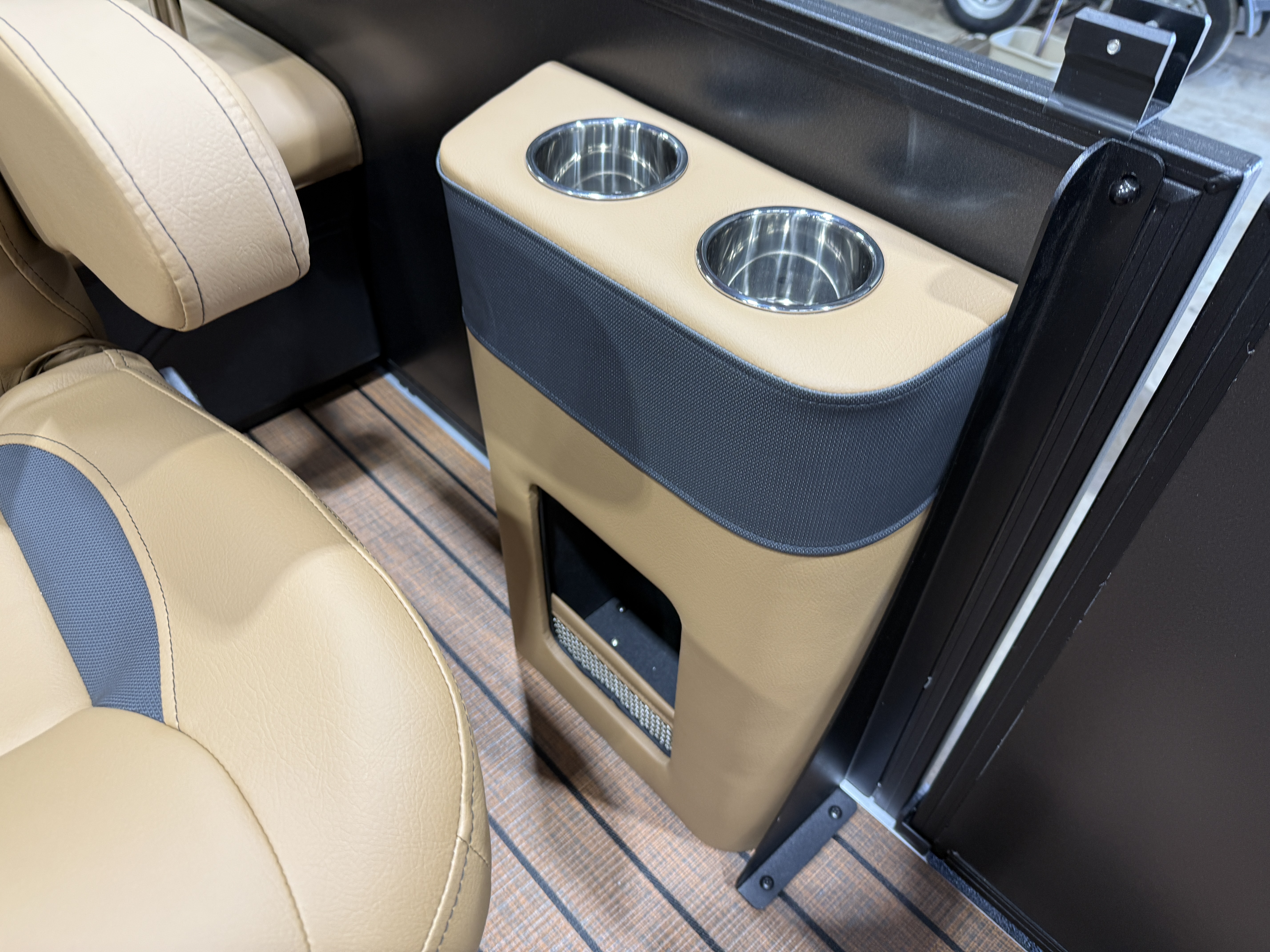 2027 Bentley Legacy 220 QSB Swingback $46995