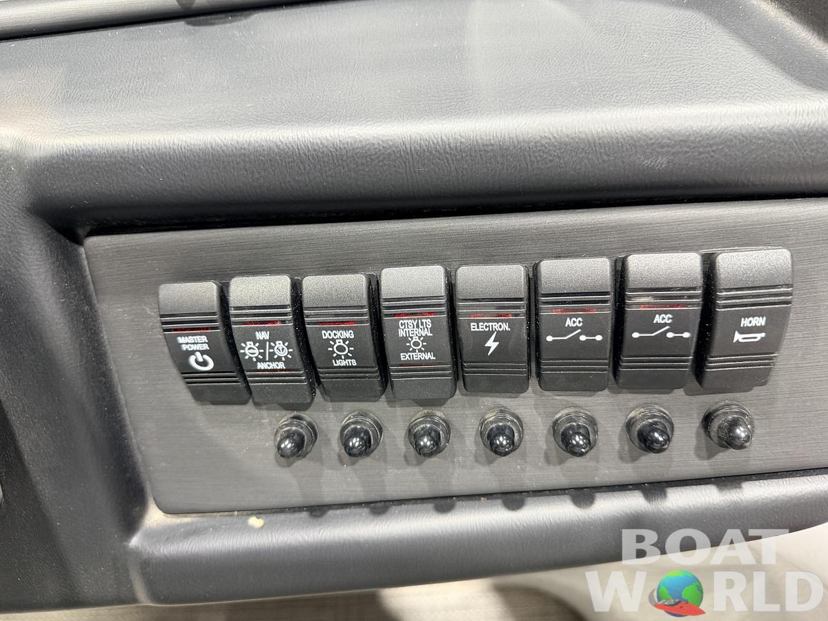 Used 2024 Bentley Pontoons Legacy 223 Navigator Quad Lounge Tri-toon Pontoon & 150HP Honda 4-Stroke EFI