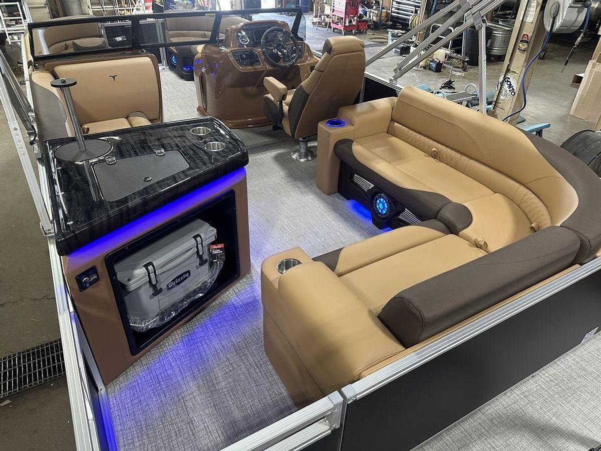2025 Tahoe Pontoons LTZ 2385 Elite Cruise Windshield Tritoon & Honda 4-Stroke EFI