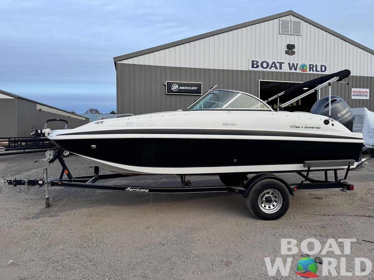 Used 2019 Hurricane SunDeck 187 with 150HP Yamaha Fourstroke EFI Outboard