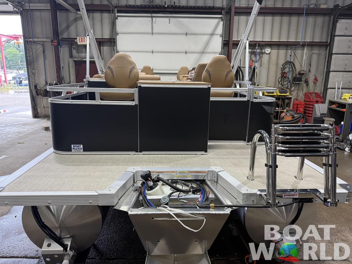 2027 Tahoe Sport Fish & Cruise 23E80 Pontoon $33995