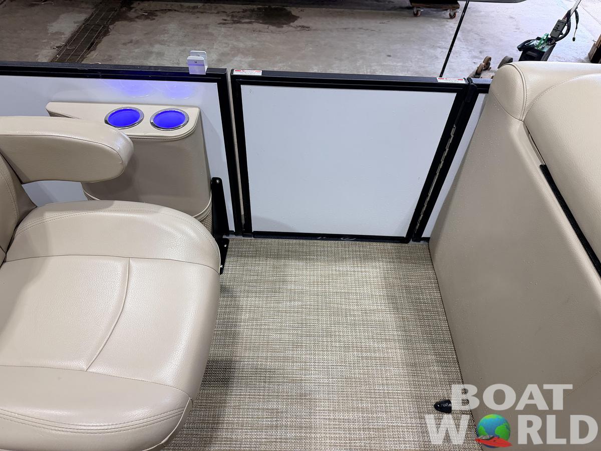 Used 2022 Bentley Pontoons Legacy 200 Navigator Quad Lounge & 100HP Honda 4Stroke -$34,995