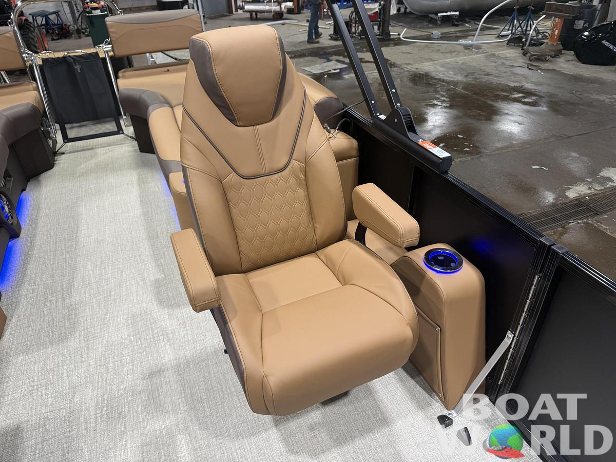 2027 Tahoe LTZ 300HP QLS 2585 Tritoon $71,995