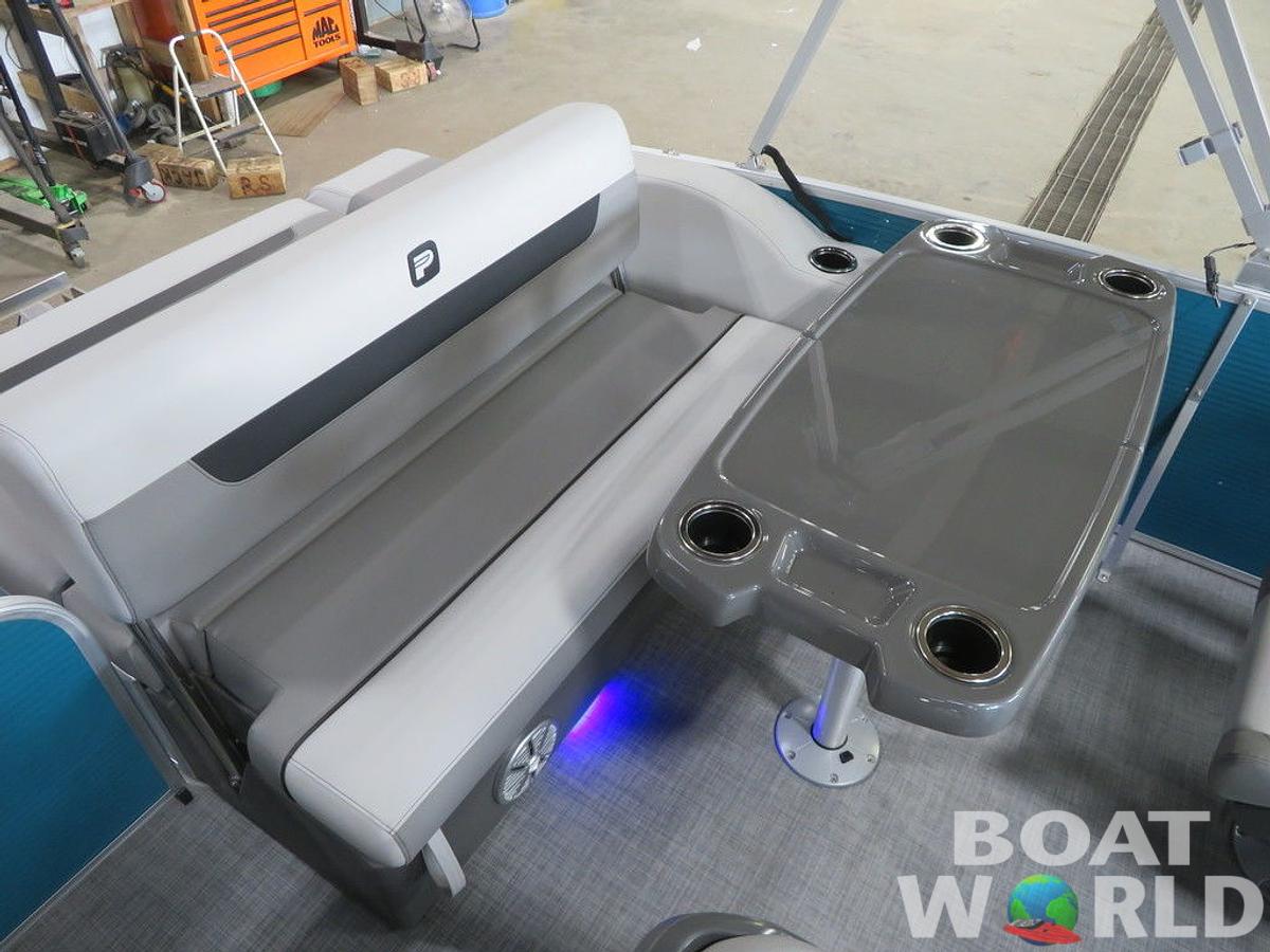 2025 Princecraft Vectra 23 RL SS Swingback Pontoon & Mercury 4-Stroke EFI