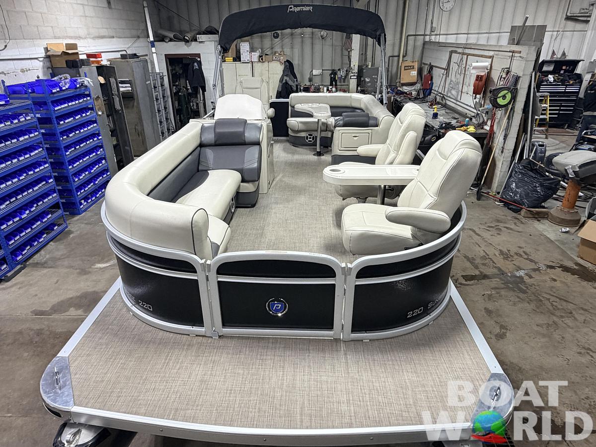 Used 2018 Premier 220 SunSpree